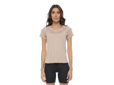 CAMISETA CUELLO V, COLOR ARENA / CORAL PARA MUJER