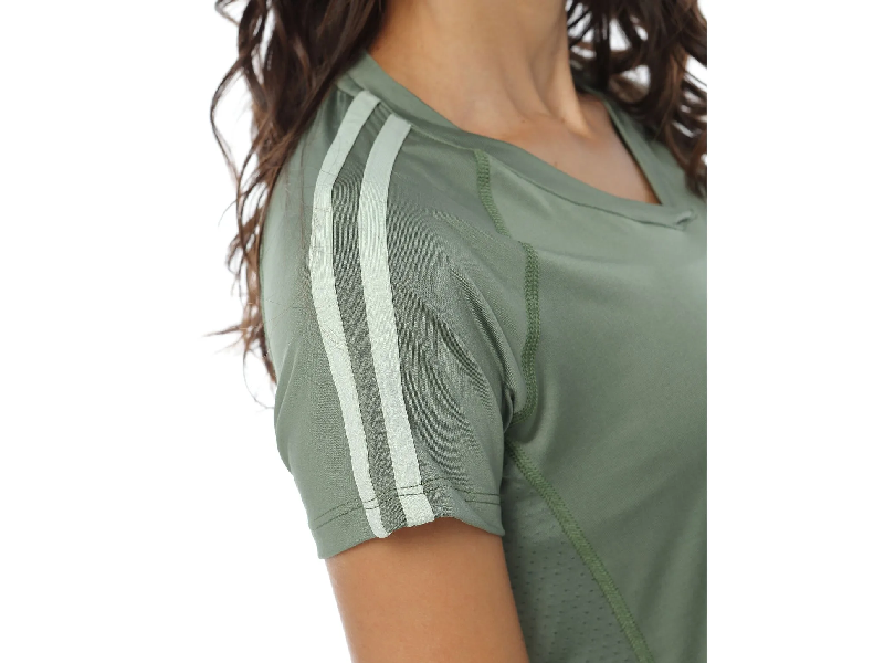 Camiseta Cuello V, Color Verde Oliva / Claro Para Mujer